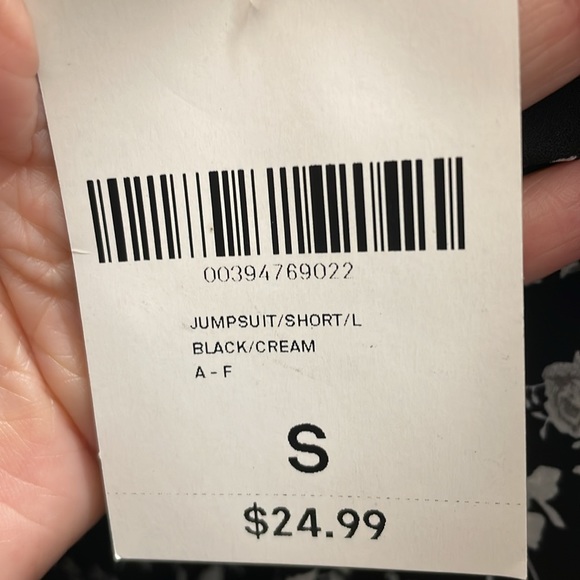 Forever 21 romper - Picture 3 of 3